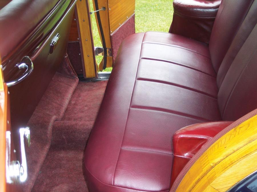 Chrysler Town & Country Sedan 1948 года  (фото 30 из 54)